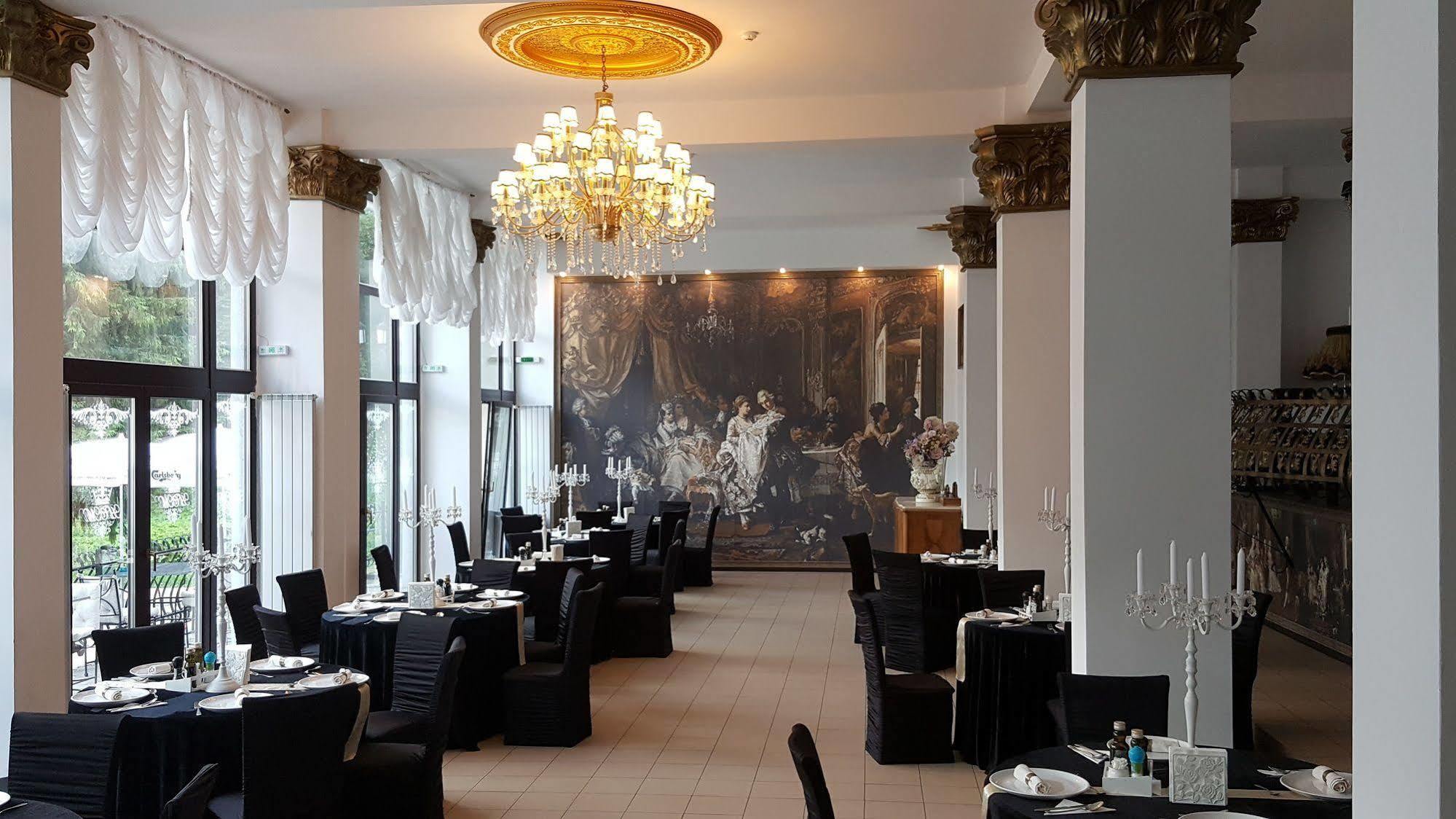 Hotel Coroana Moldovei Slănic-Moldova Extérieur photo